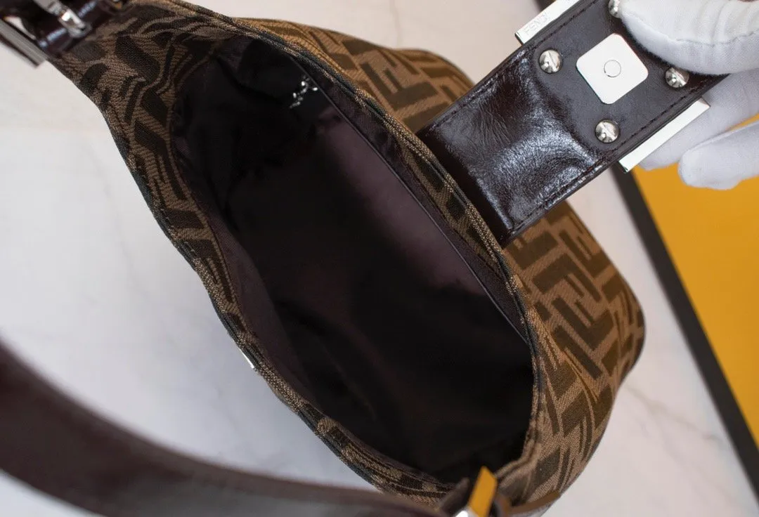 EN   Designer bags by Fendi 018