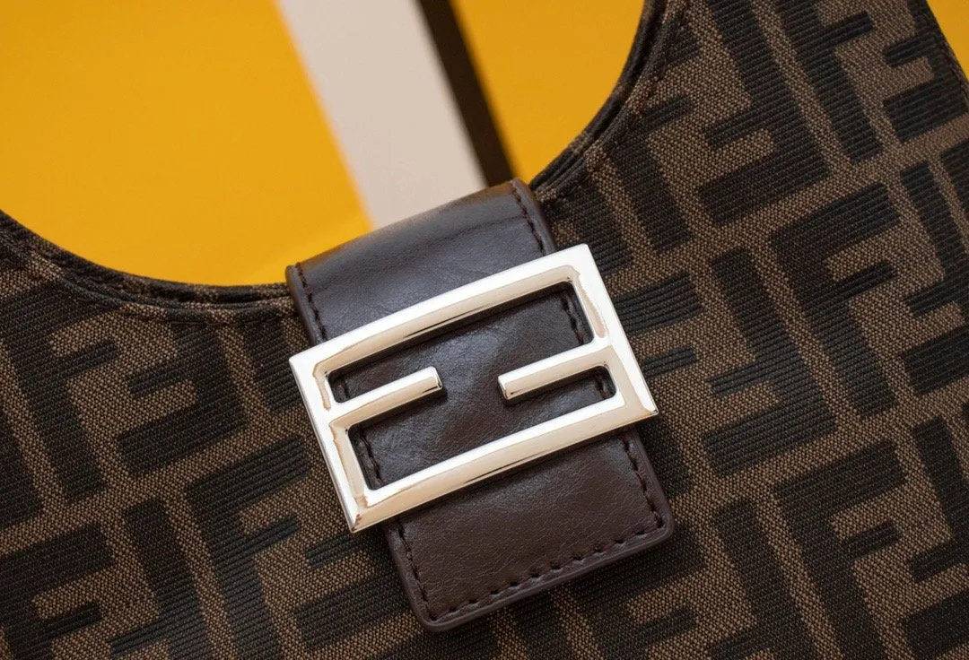 EN   Designer bags by Fendi 018