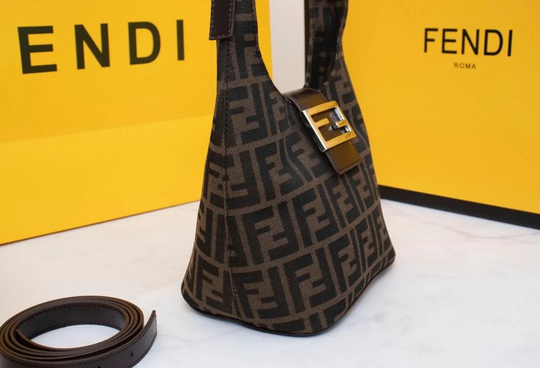 EN   Designer bags by Fendi 018