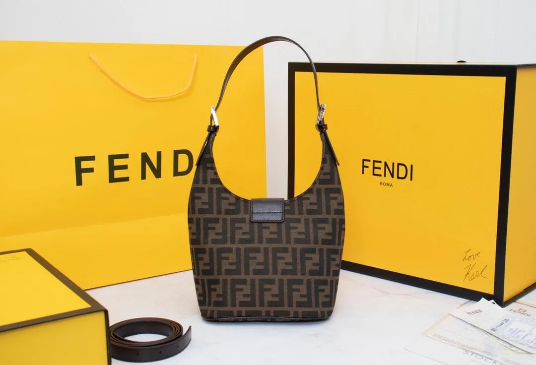 EN   Designer bags by Fendi 018
