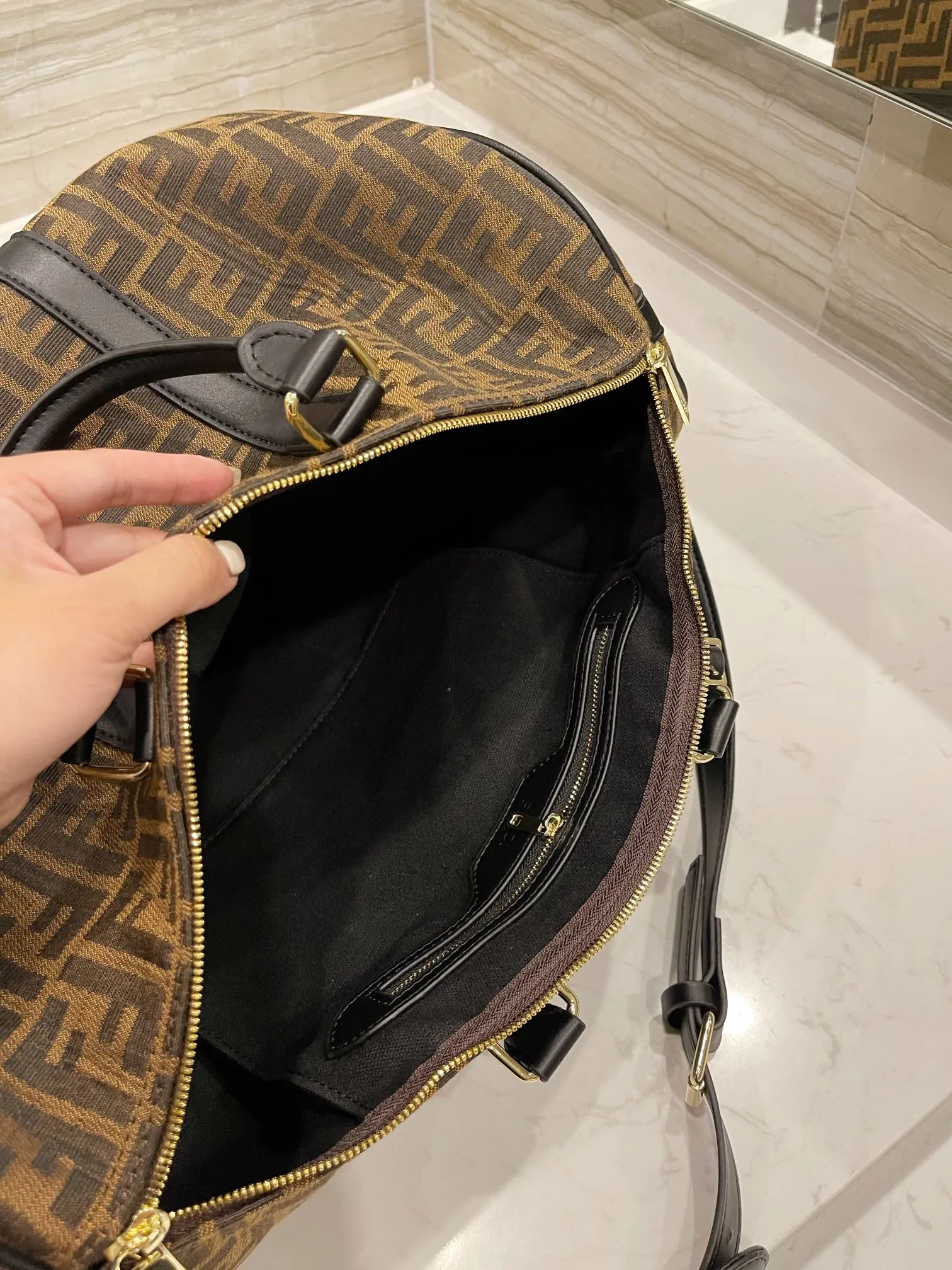 EN   Designer bags by Fendi 232